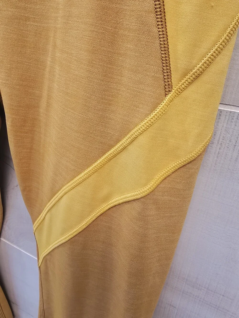 {8} Lululemon Early Extension Hi-Rise Tight Heathered Fools Gold & Honey Lemon - Picture 7 of 13